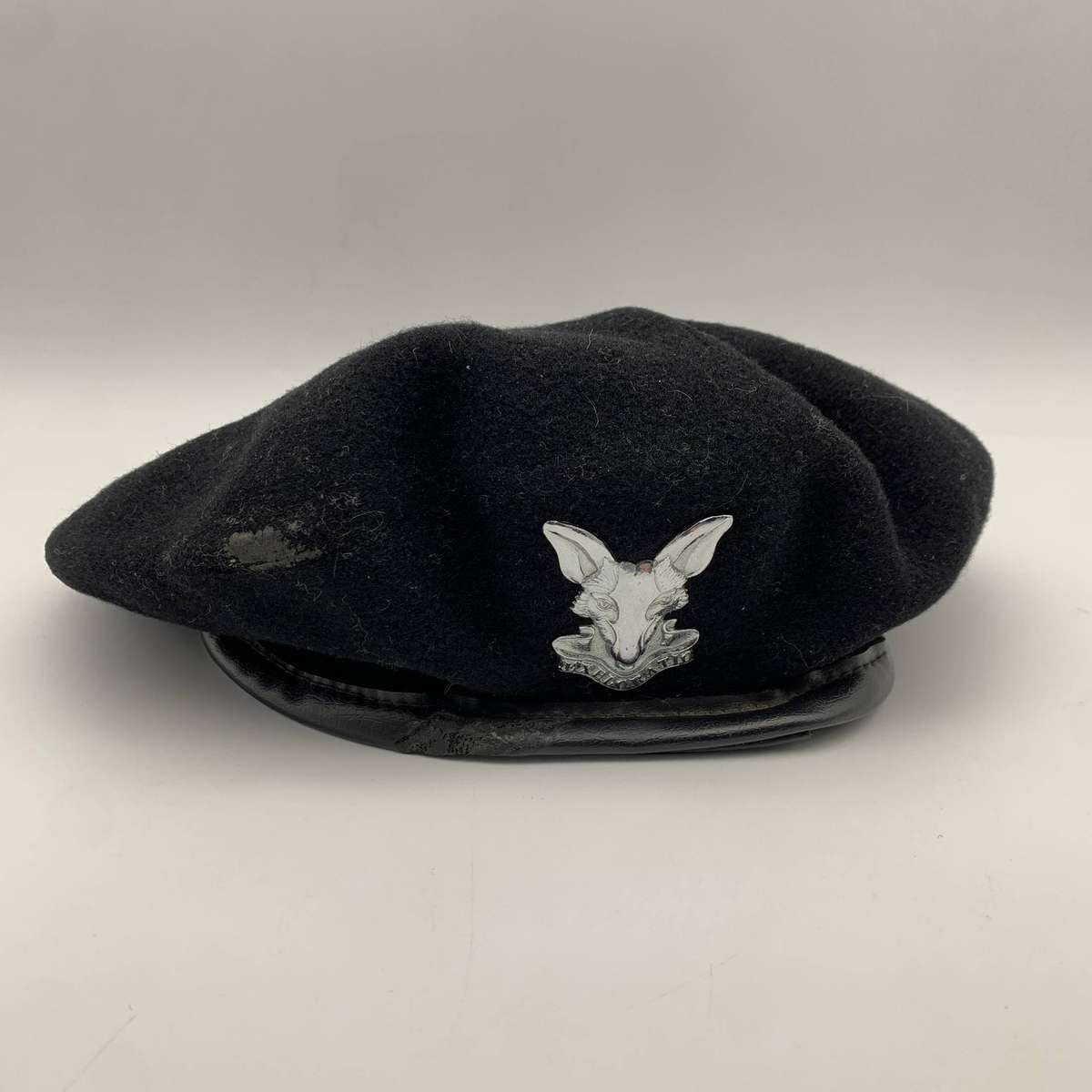 SADF  'Intelligence Corps' Black Beret & Badge
