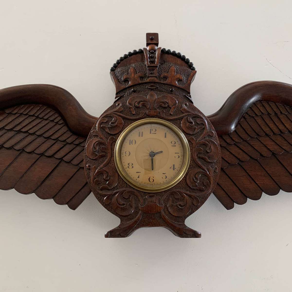 WW2  Large R.A.F. 'Pilots Wings' Wooden Clock