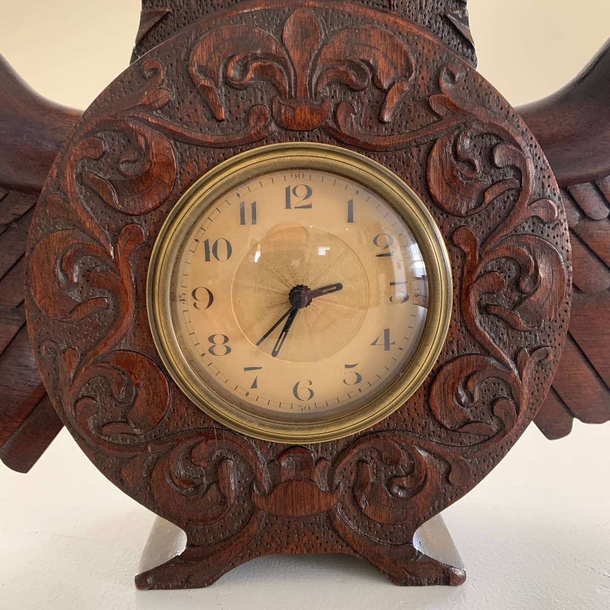 WW2  Large R.A.F. 'Pilots Wings' Wooden Clock