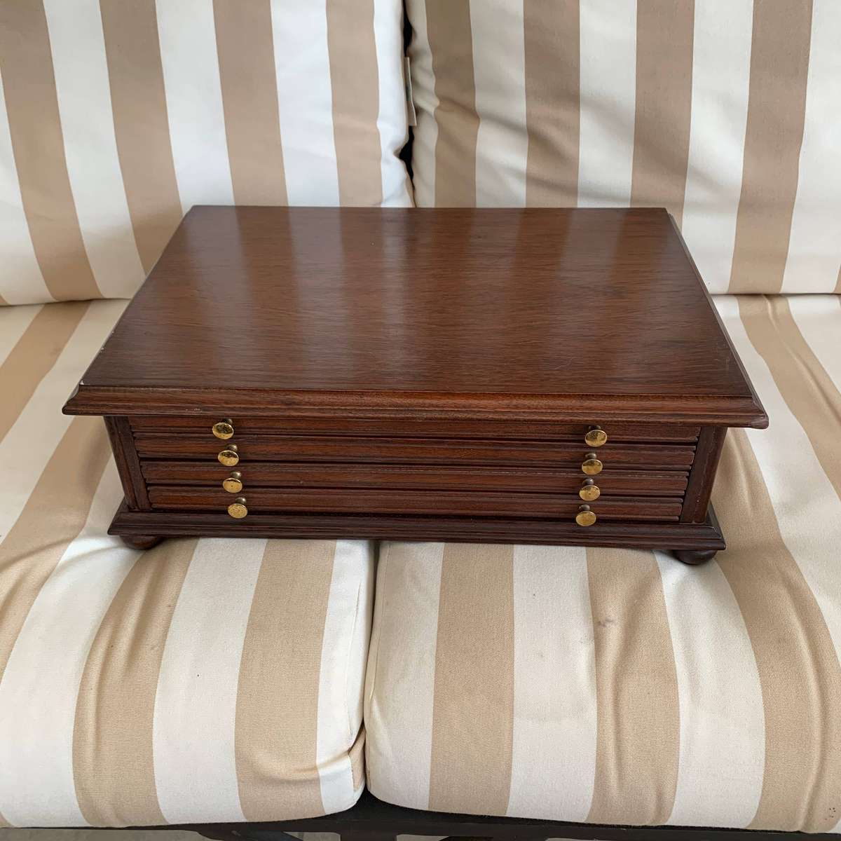 Top Quality Wooden Coin Cabinet (4 x Drawer)