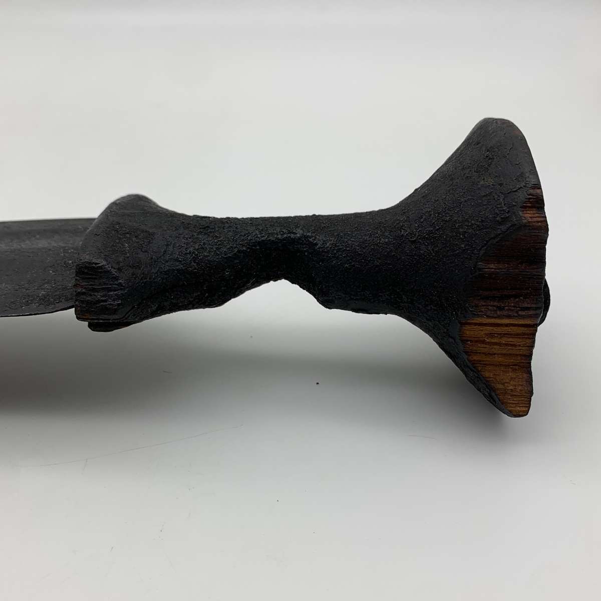 Scarce Antique 'Kondo Tribe' Short Sword (Ikakalaka)