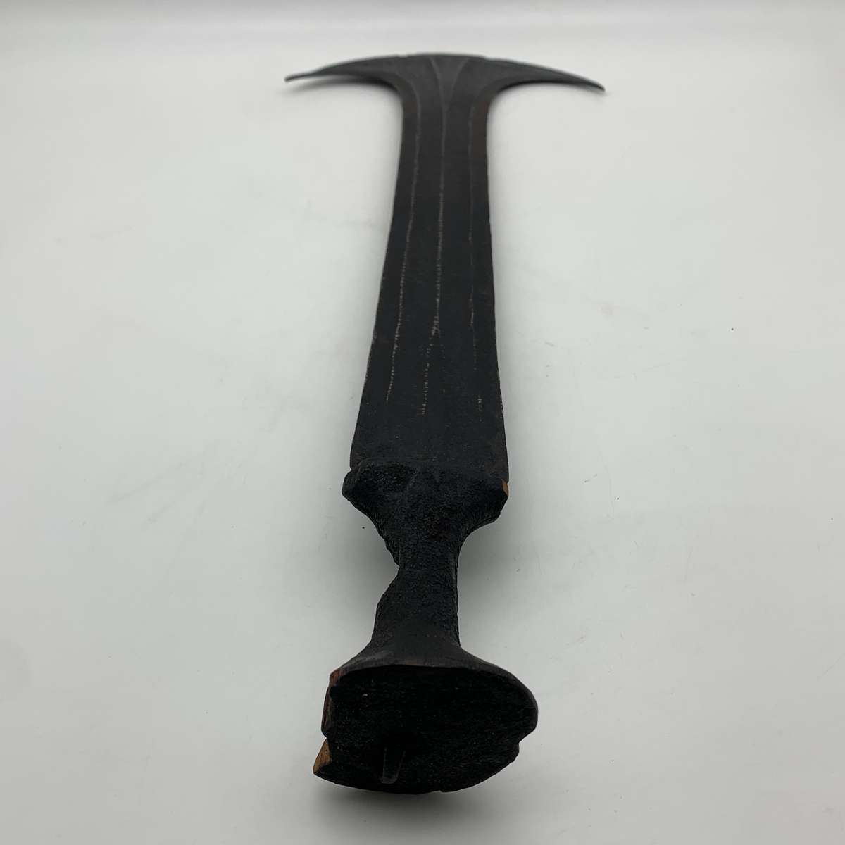 Scarce Antique 'Kondo Tribe' Short Sword (Ikakalaka)