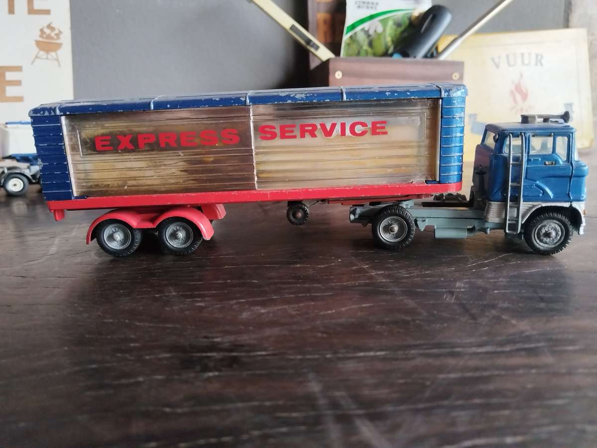 Corgi Toys EXPRESS Service truck and Trailer