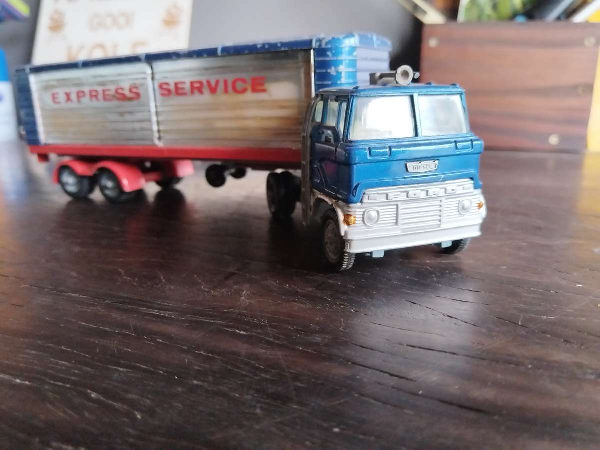 Corgi Toys EXPRESS Service truck and Trailer