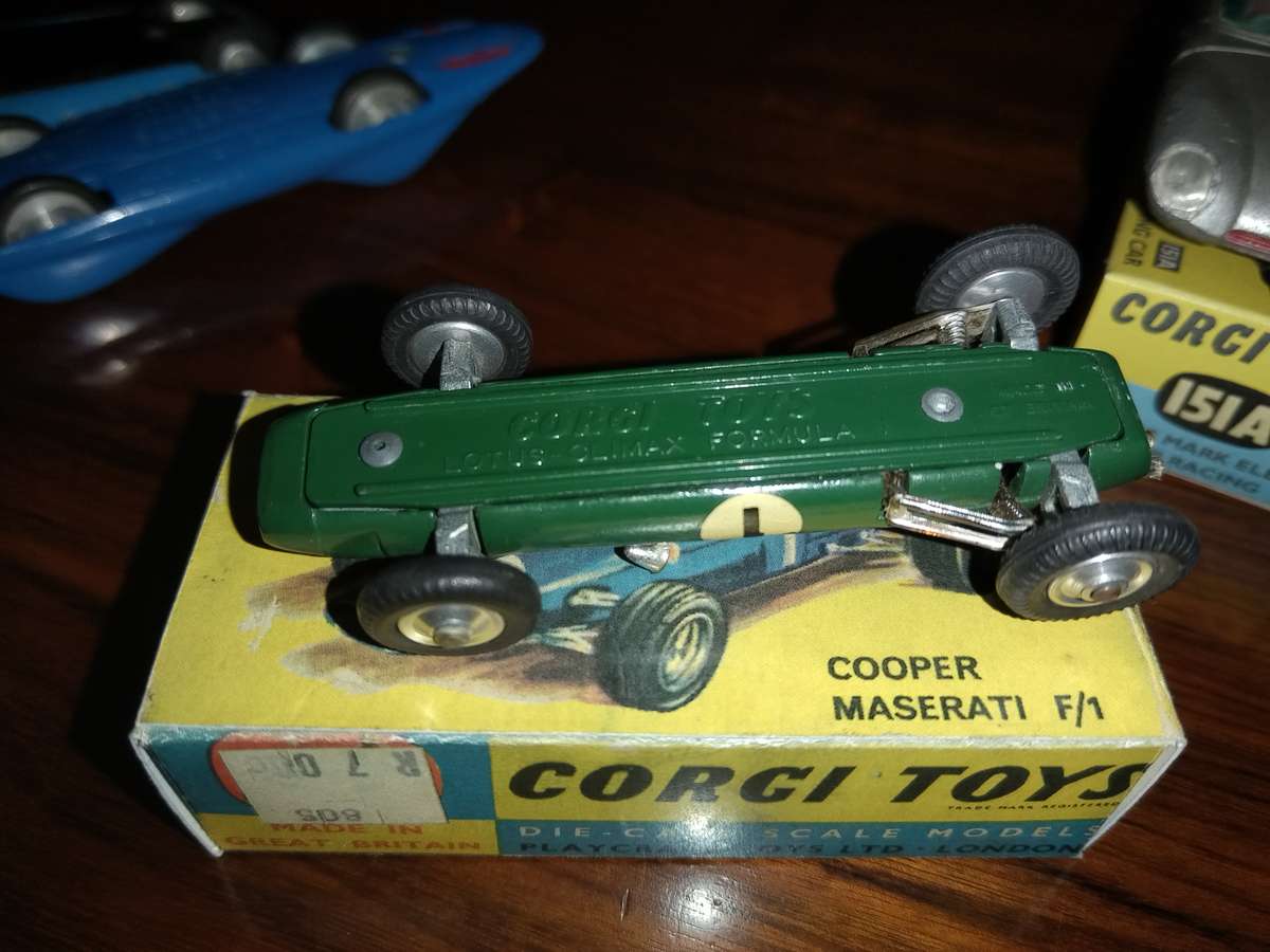 Corgi Toys RACING TEAM 5 cars