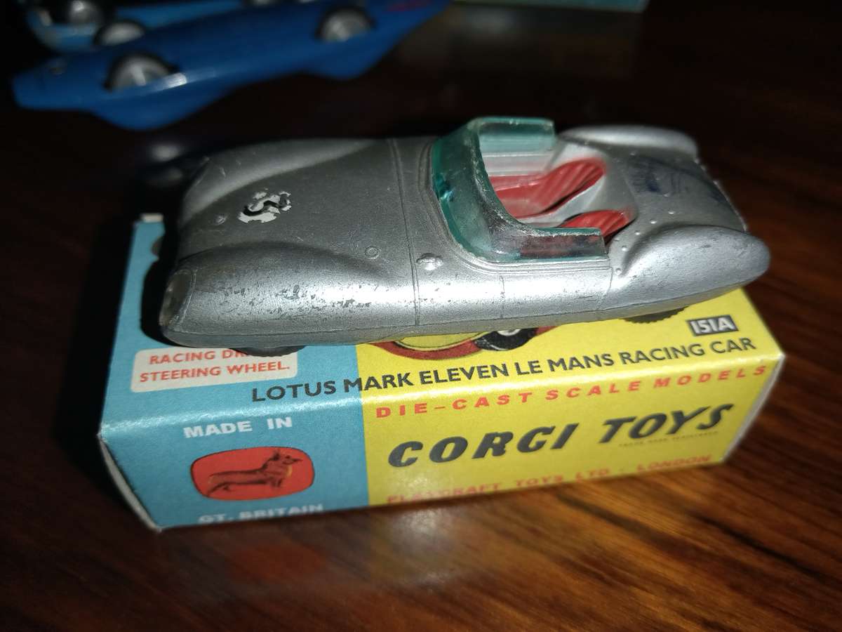 Corgi Toys RACING TEAM 5 cars