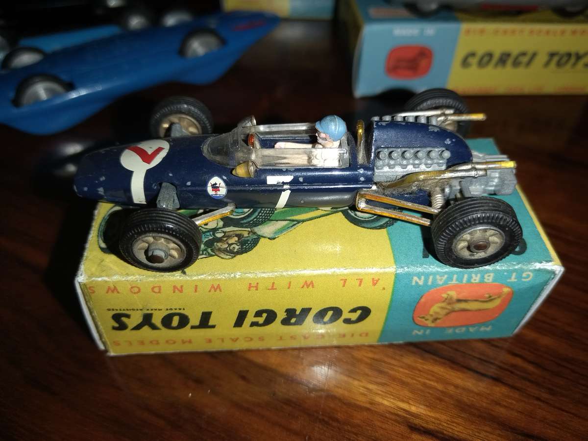 Corgi Toys RACING TEAM 5 cars