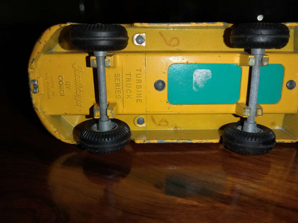 2 x Qualitoys by CORGI TOYS TURBINE TRUCKS