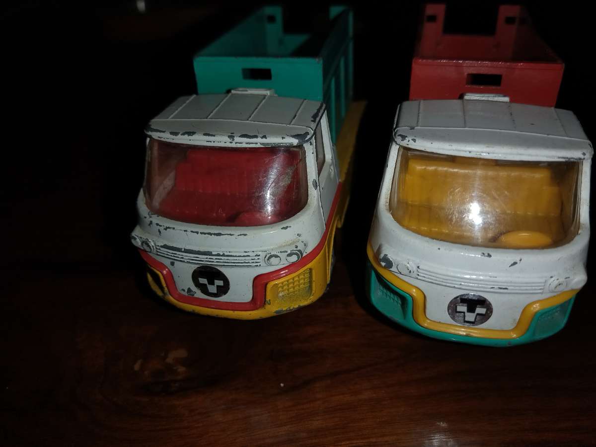 2 x Qualitoys by CORGI TOYS TURBINE TRUCKS