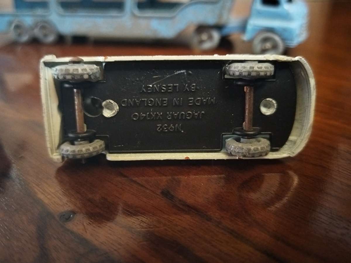 Matchbox Car Transporter plus 3 cars