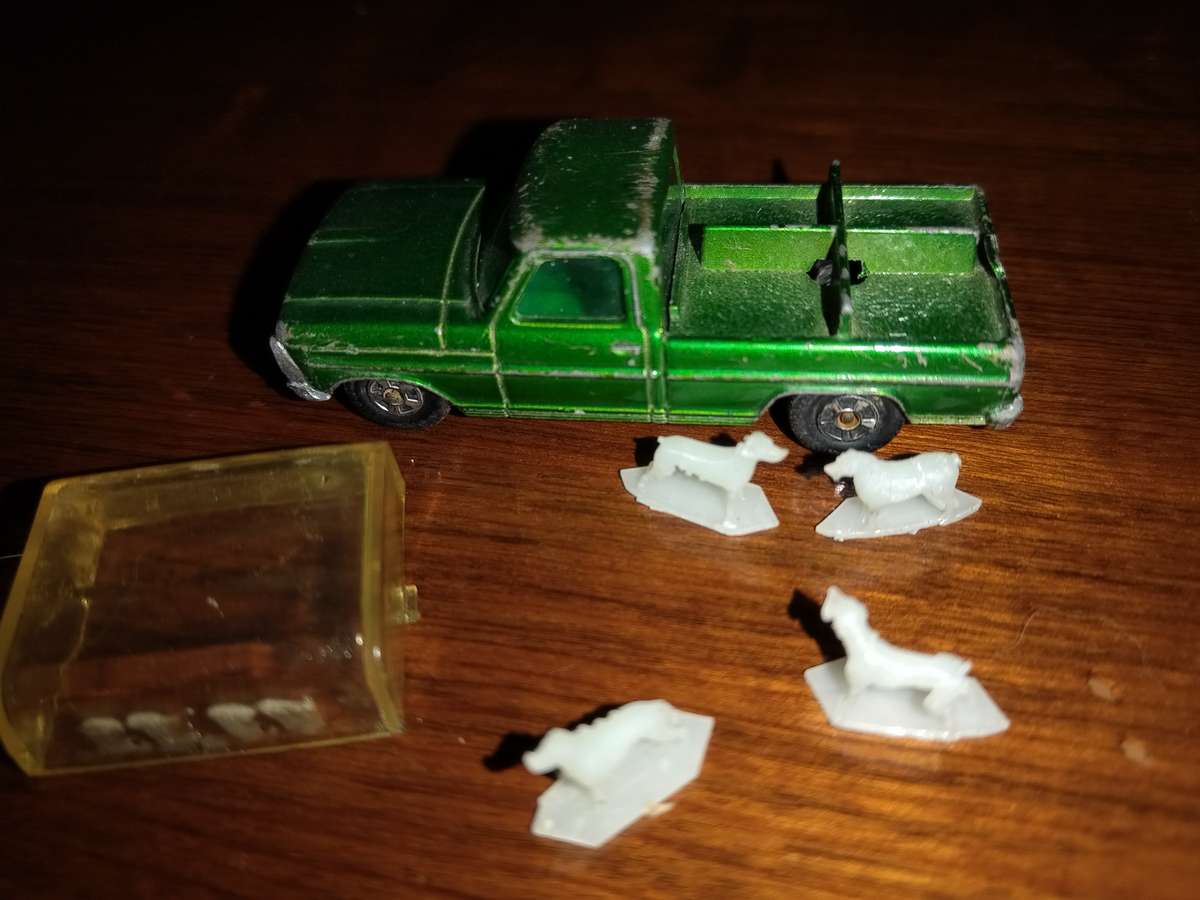 2 x MATCHBOX FORD Trucks