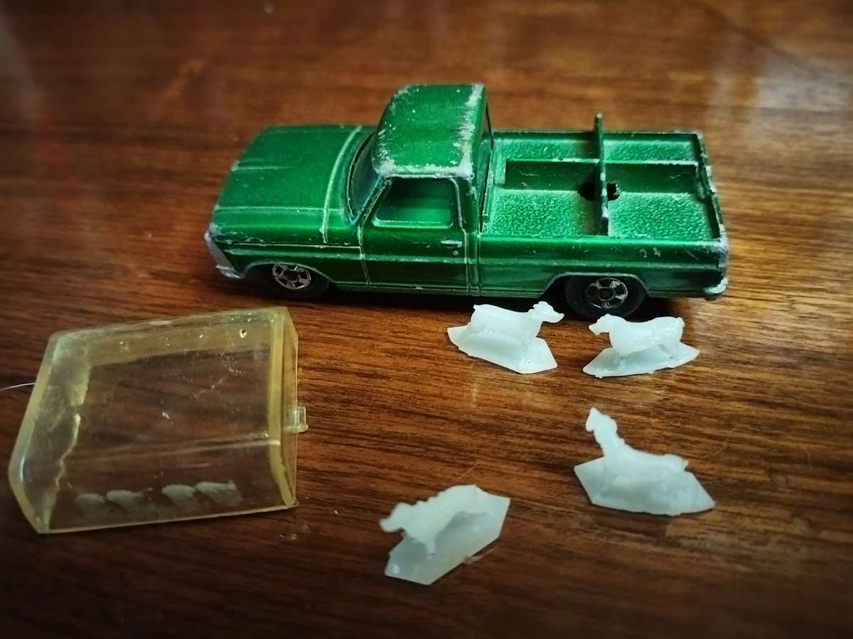 2 x MATCHBOX FORD Trucks