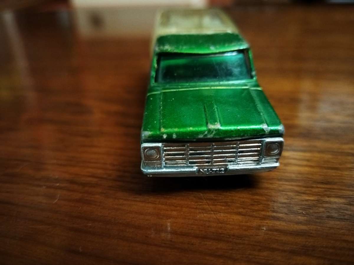 2 x MATCHBOX FORD Trucks