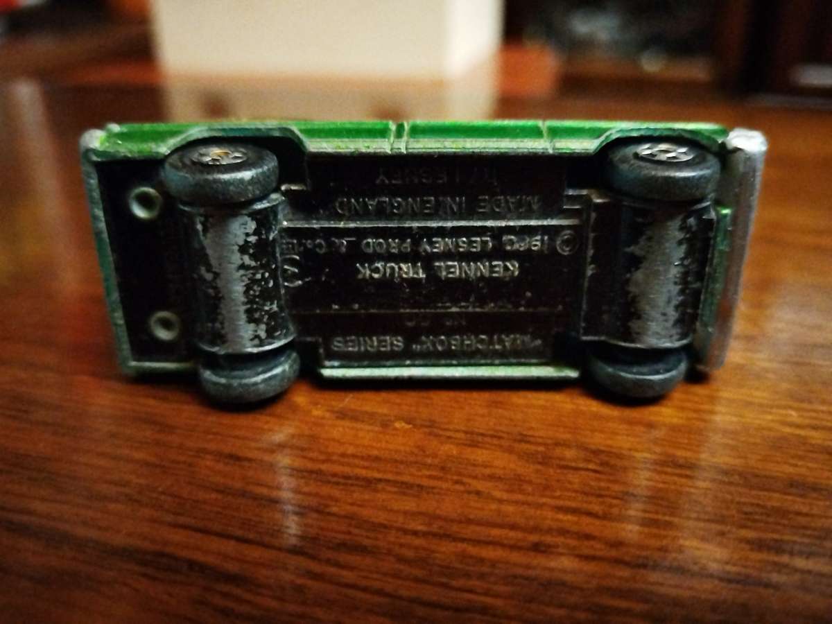 2 x MATCHBOX FORD Trucks