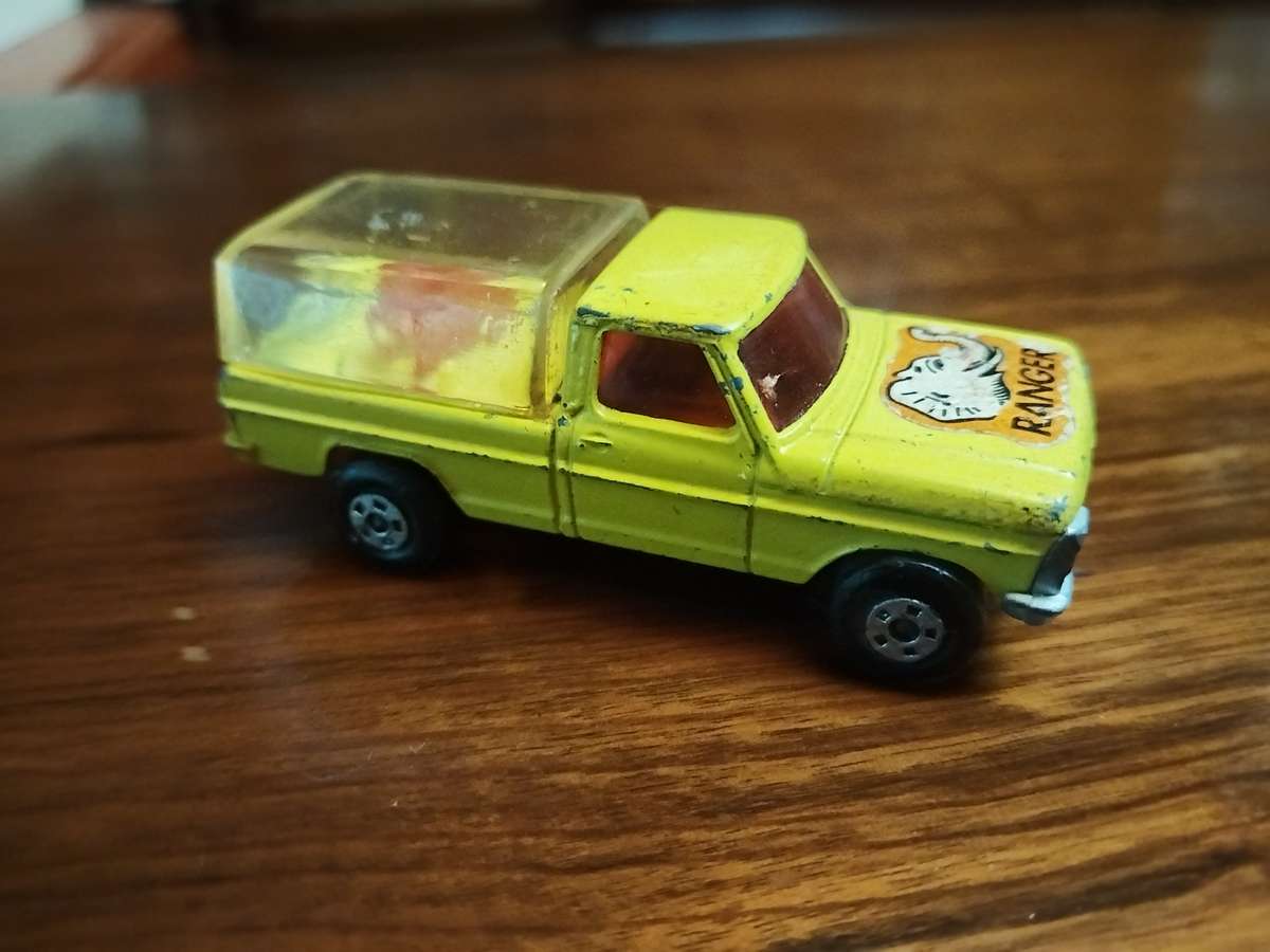 2 x MATCHBOX FORD Trucks