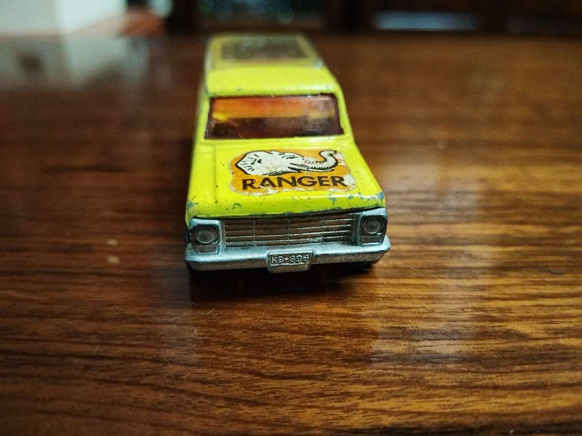 2 x MATCHBOX FORD Trucks