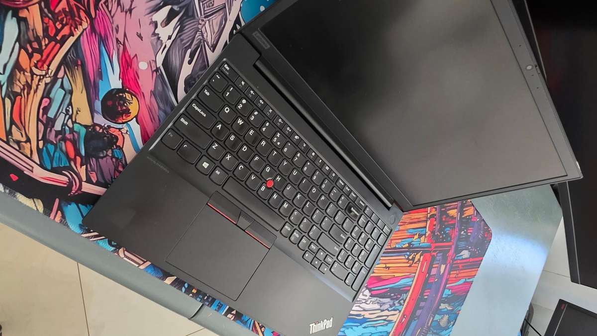 Lenovo ThinkPad E15 (i5 10th, 16gb, 512gb, win11)
