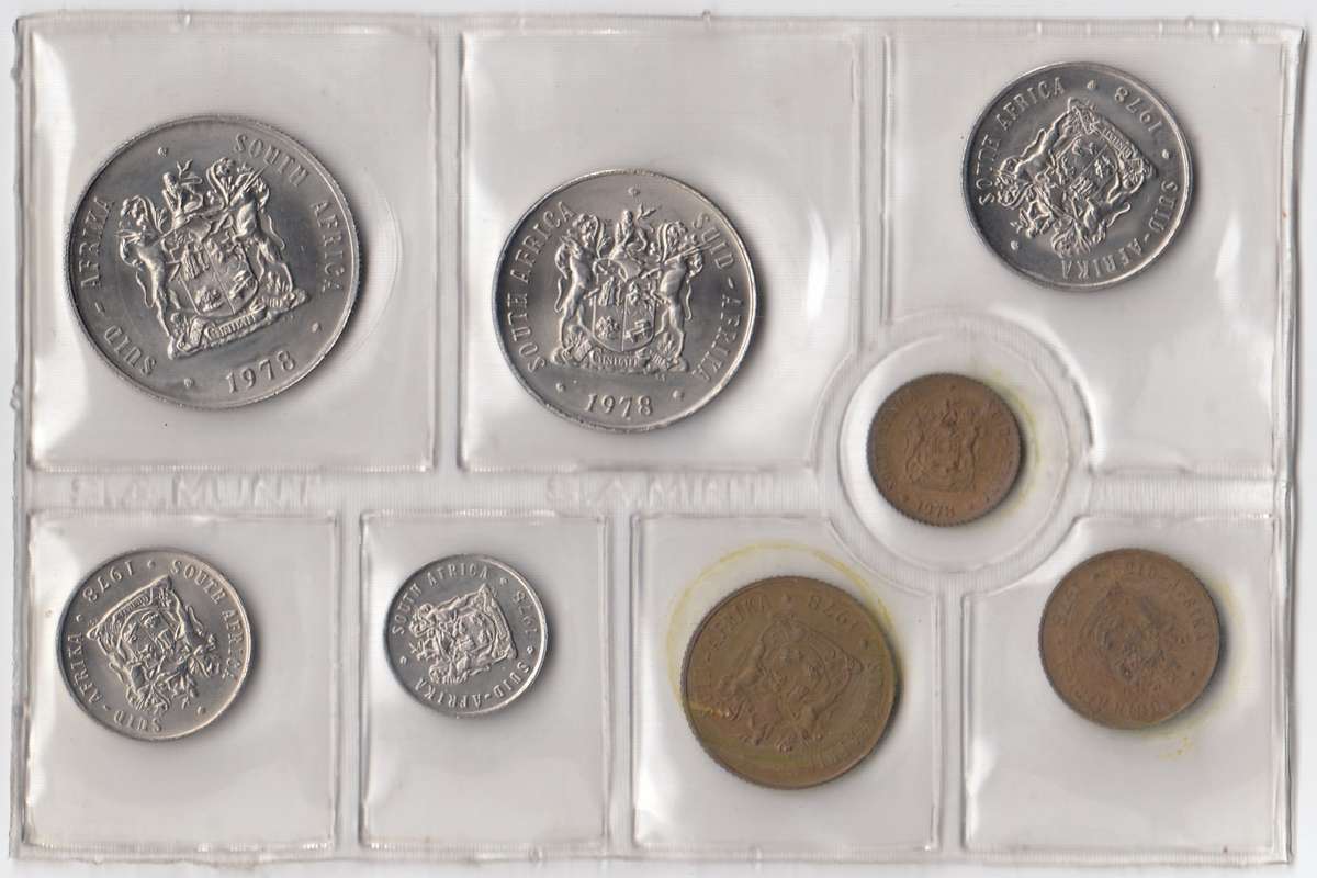 1978 MINT PACK UNC WITH 1/2 CENT COIN      1978-002