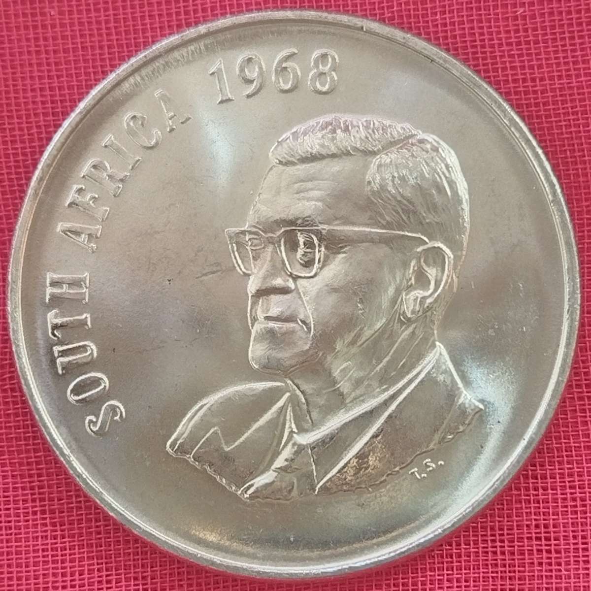 1968   50c   COIN   (English)       SUN17763~