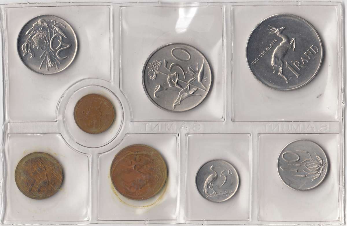 1979 MINT PACK UNC WITH 1/2 CENT COIN      1979-056