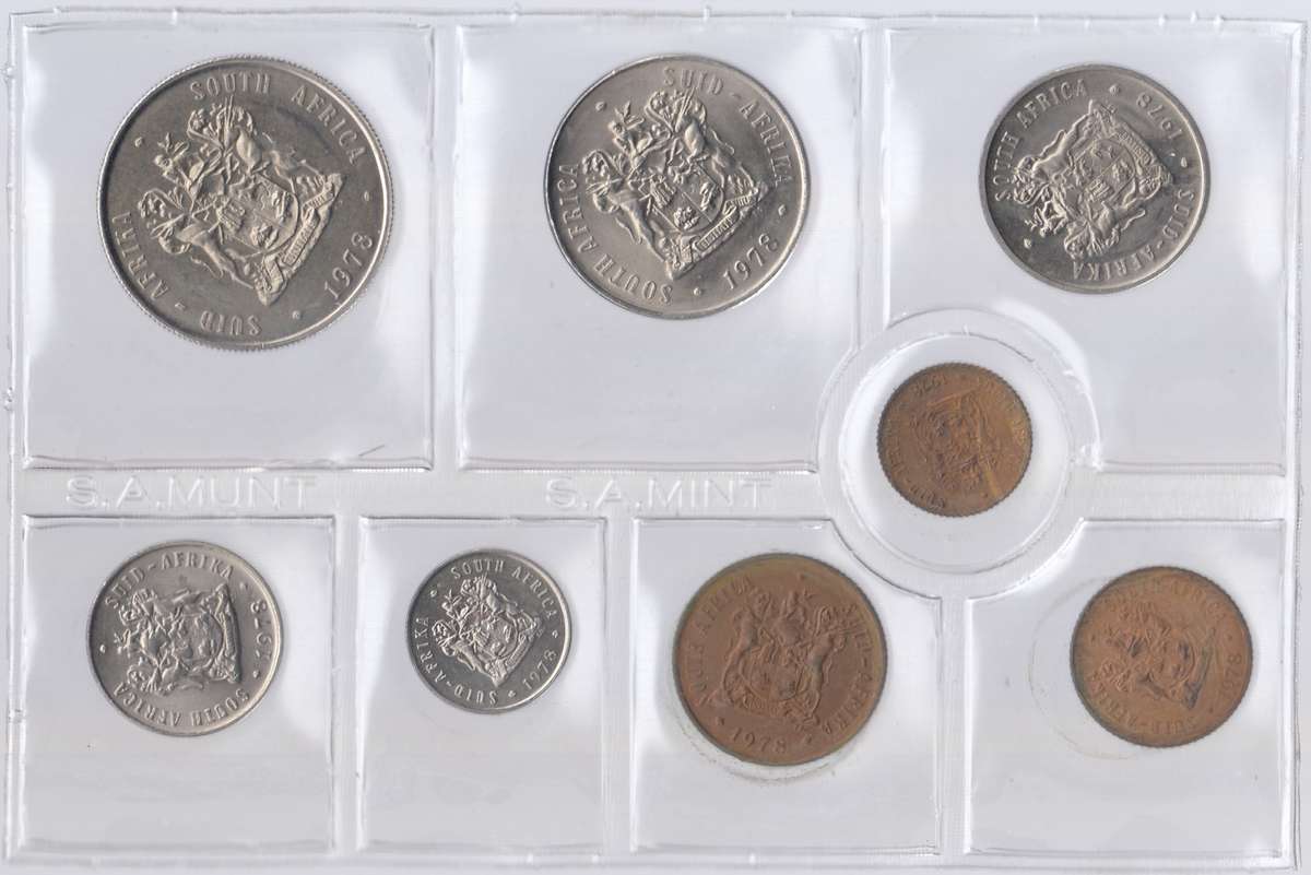 1978 MINT PACK UNC WITH 1/2 CENT COIN      1978-067