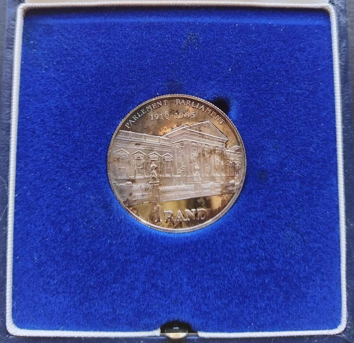 1985   PROOF SILVER R1 (75TH YEAR PARLIAMENT ) IN SA MINT BOX         18026~