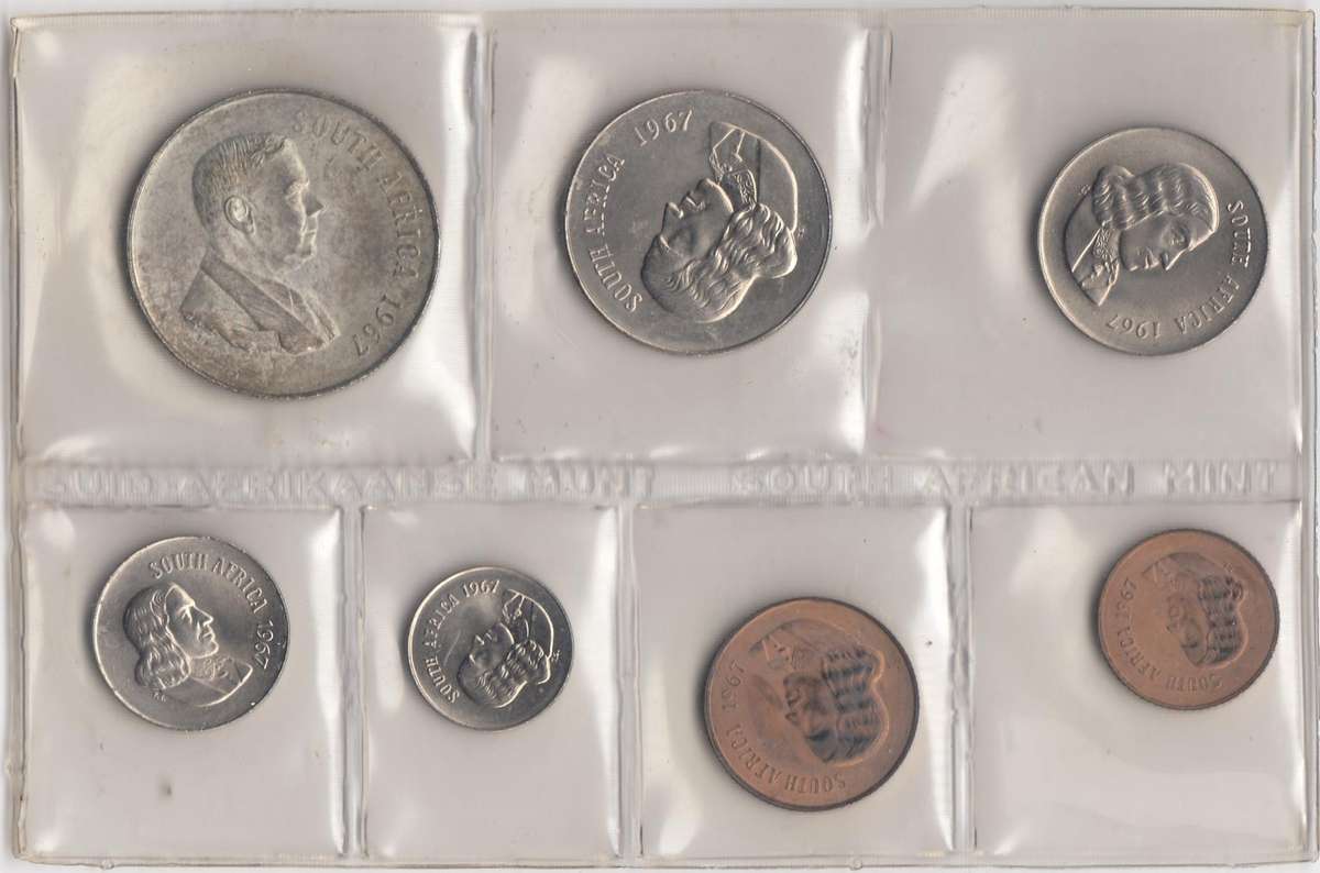 1967 MINT PACK UNC WITH SILVER R1 COIN (English)     1967-108