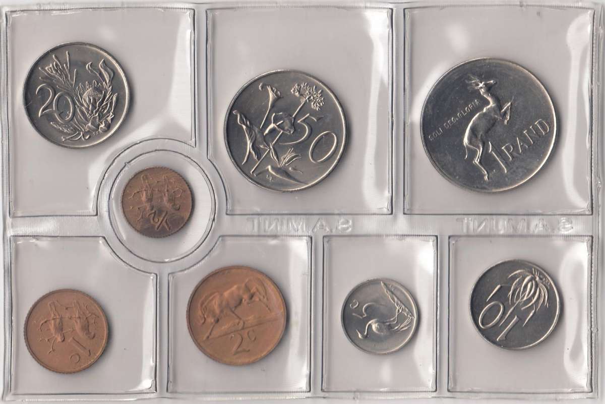 1977 MINT PACK UNC With 1/2 Cent Coin  Sealed    1977-111~