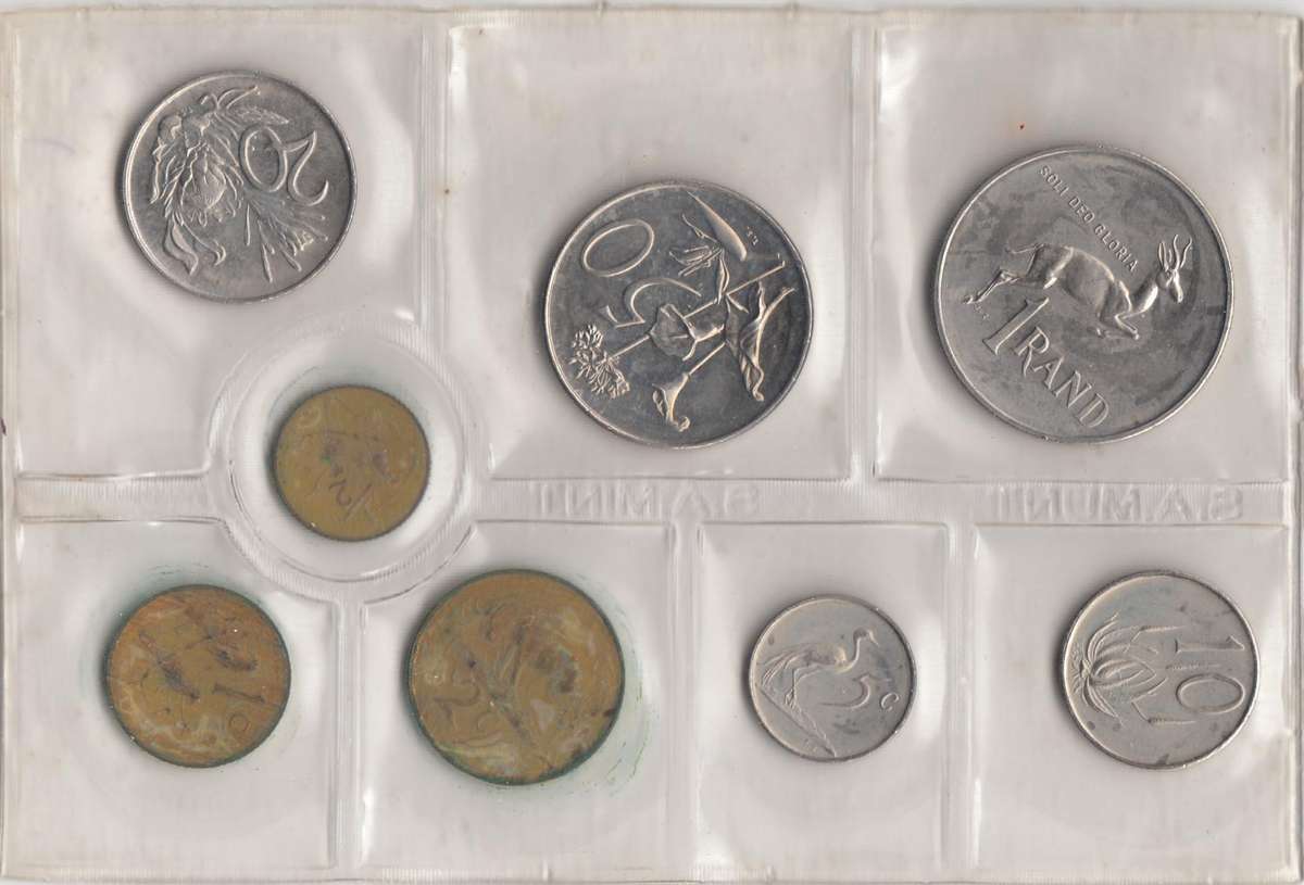 1979 MINT PACK UNC WITH 1/2 CENT COIN      1979-113