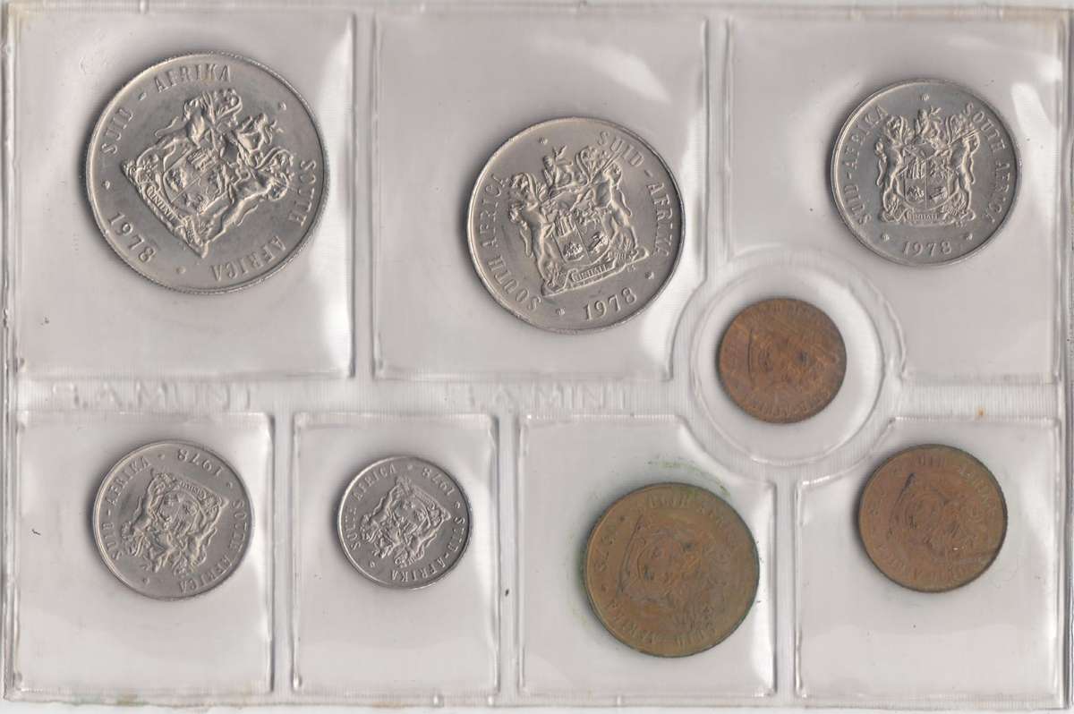 1978 MINT PACK UNC WITH 1/2 CENT COIN      1978-121