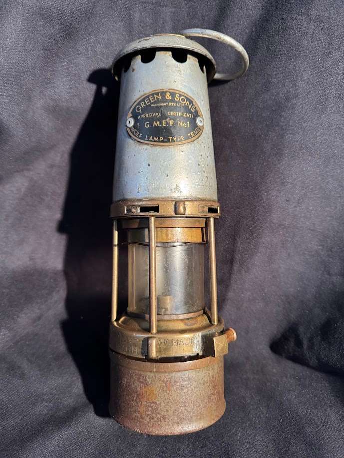 VINTAGE WOLF MINING SAFETY LAMP