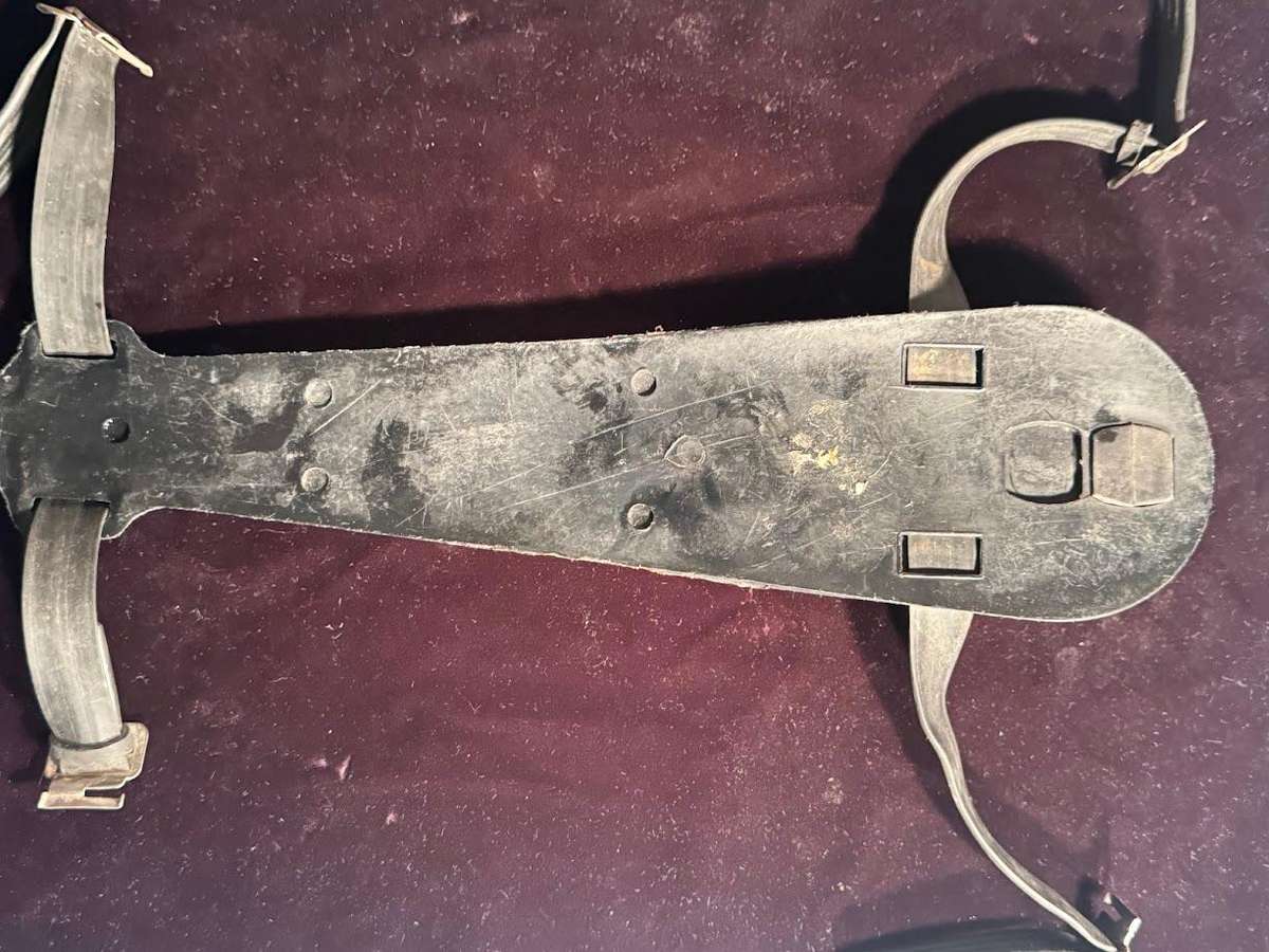 Vintage Nemrod Equipos diving knife with a serrated blade.  Made in Spain