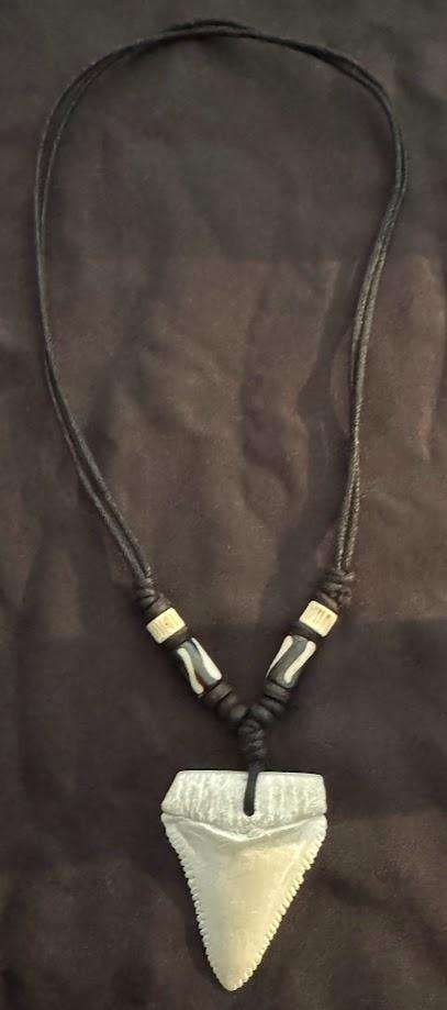 Great White SHARK TOOTH PENDANT NECKLACE Replica