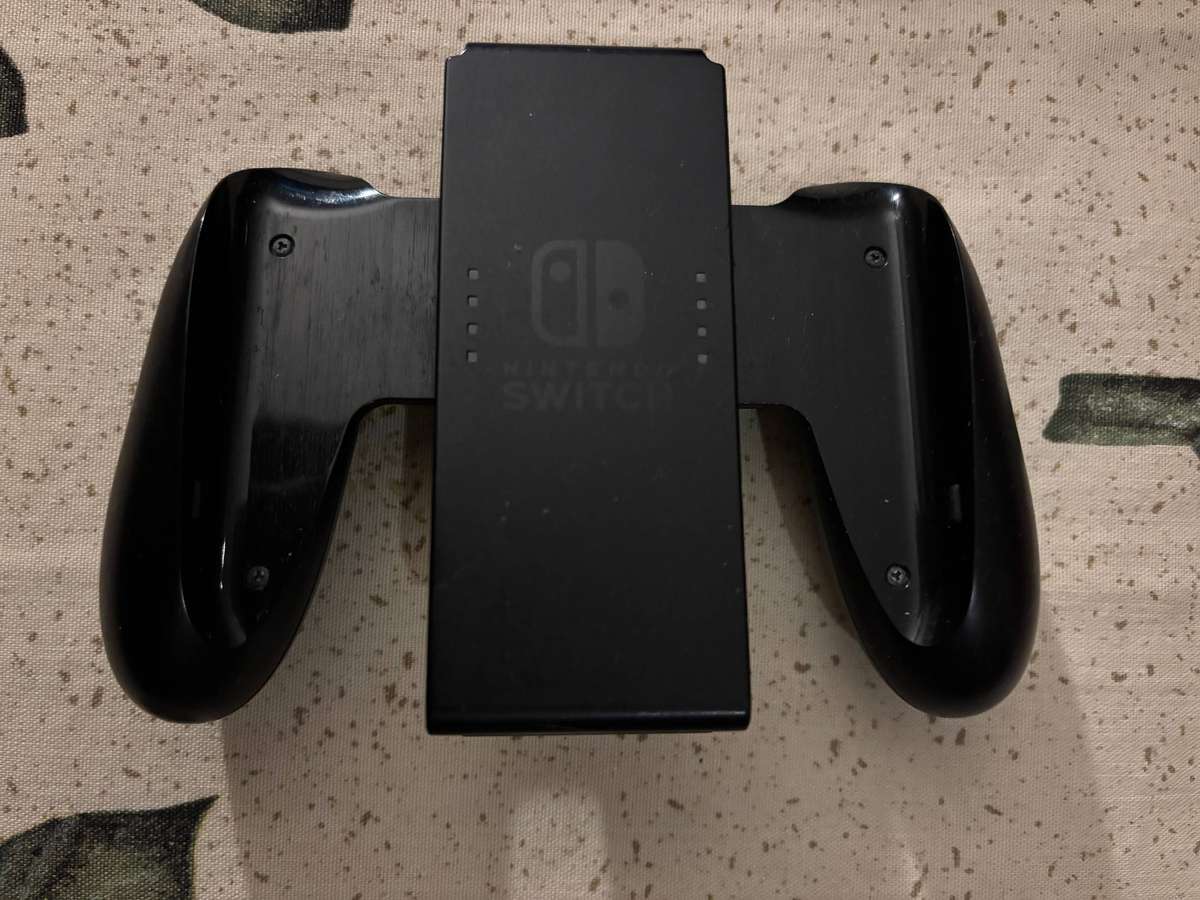 Nintendo Switch V1 complete, with case + 128 GB micro SD card