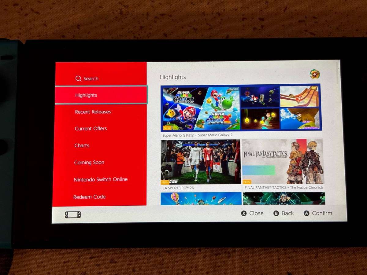 Nintendo Switch V1 complete, with case + 128 GB micro SD card