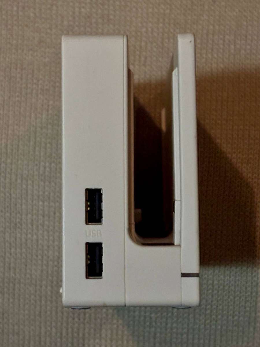 Nintendo Switch dock - limited Animal Crossing edition