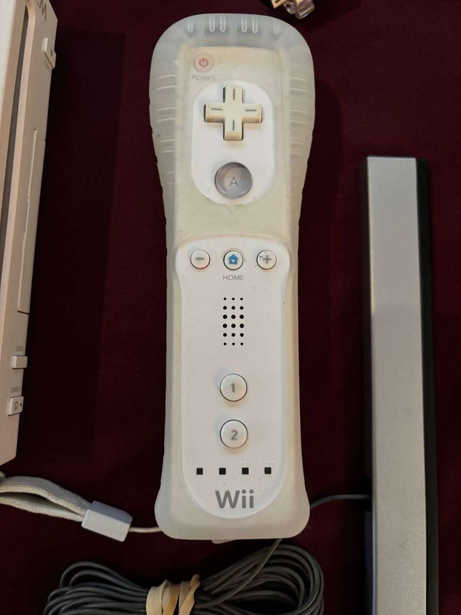 Genuine Nintendo white Wii console complete (PAL)