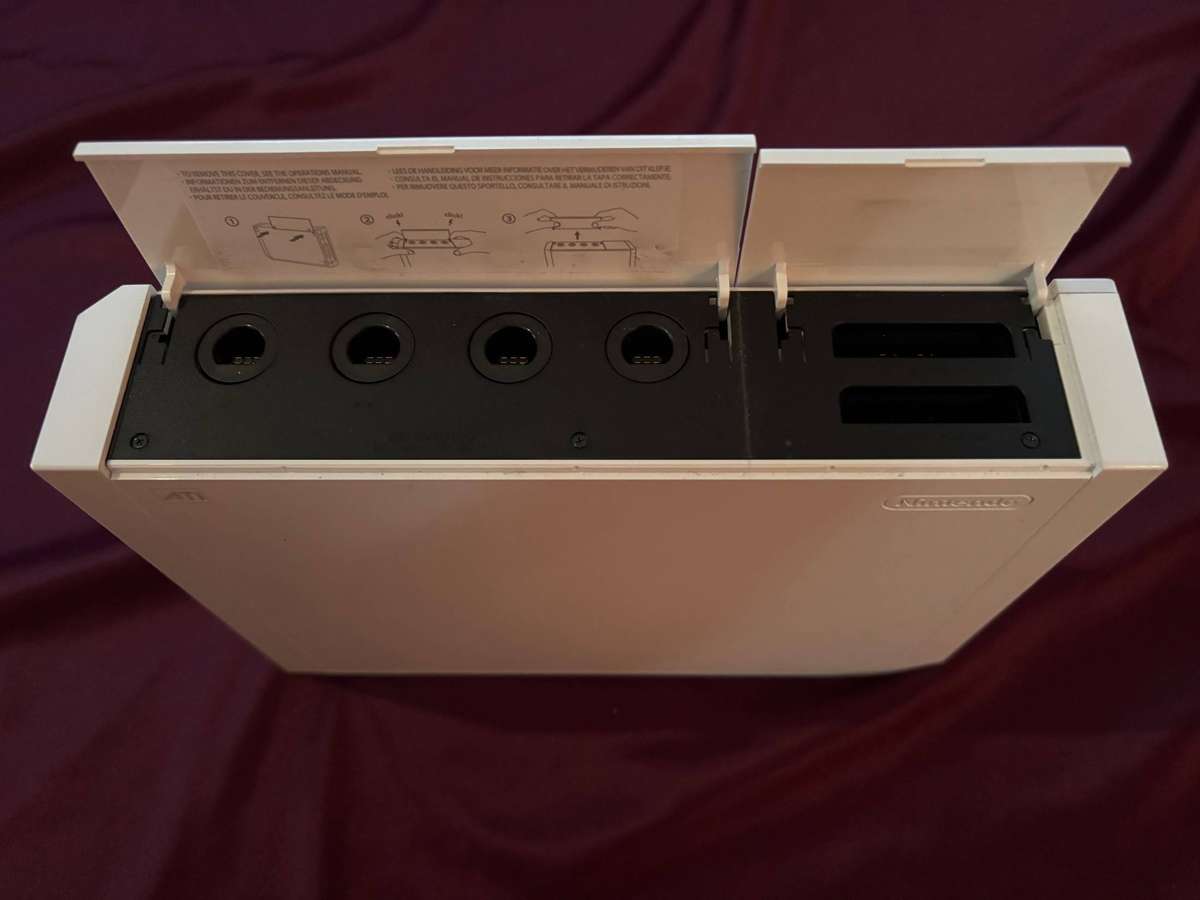 Genuine Nintendo white Wii console complete (PAL)