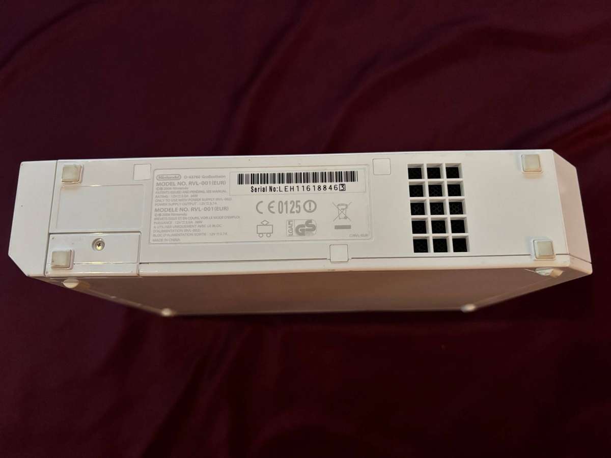 Genuine Nintendo white Wii console complete (PAL)