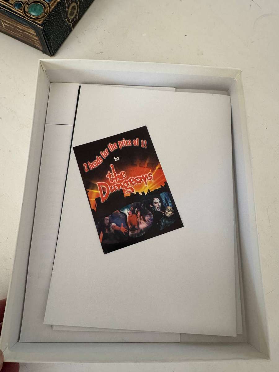 Baldur's Gate II - Shadows Of Amn - Big Box PC Game (Incomplete)