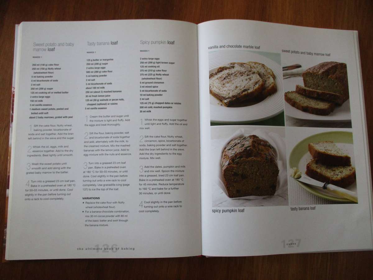The ultimate book of Baking - Heilie Pienaar