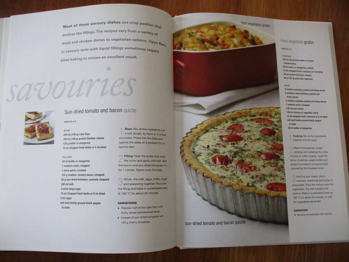 The ultimate book of Baking - Heilie Pienaar