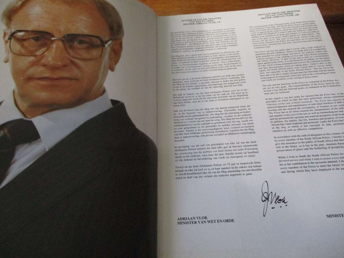 S.A. POLISIE GEDENKALBUM  S.A. POLICE COMMEMORATIVE ALBUM  1913-1988