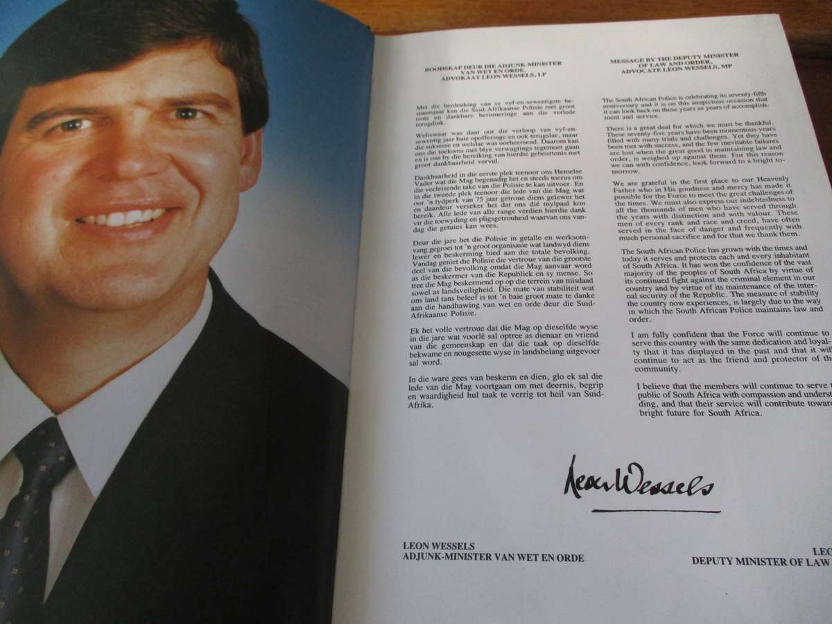 S.A. POLISIE GEDENKALBUM  S.A. POLICE COMMEMORATIVE ALBUM  1913-1988