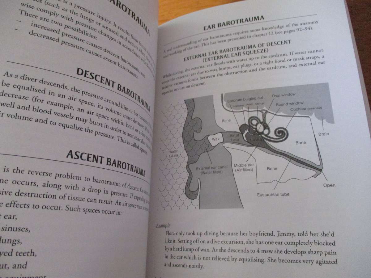 SIGNED. SAFE DIVING  A medical handbook for scuba divers  Allan Kayle