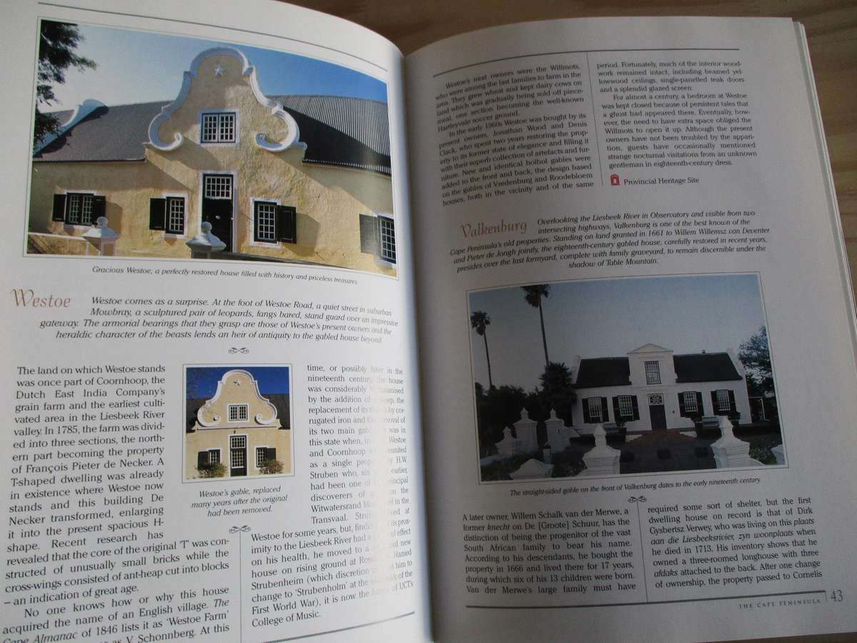 CAPE DUTCH HOUSES - Phillida Brooke Simons