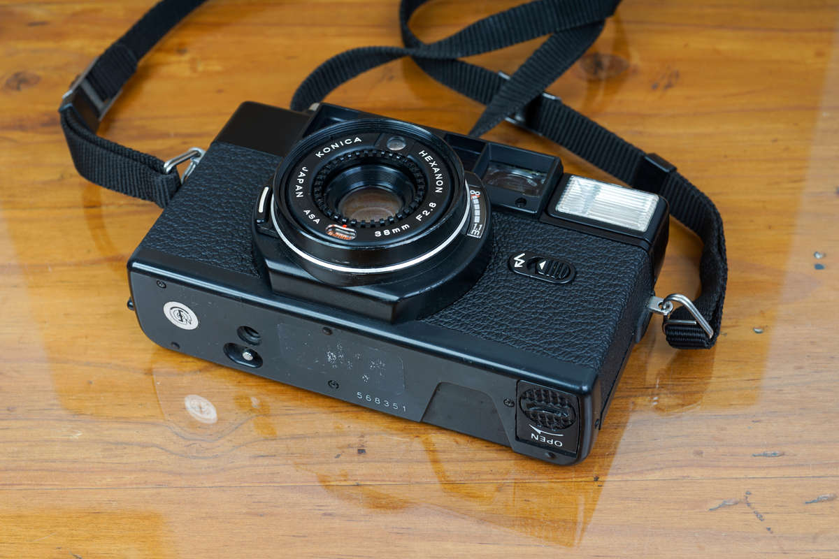 Konica C35 AF2 point & shoot 35mm film camera