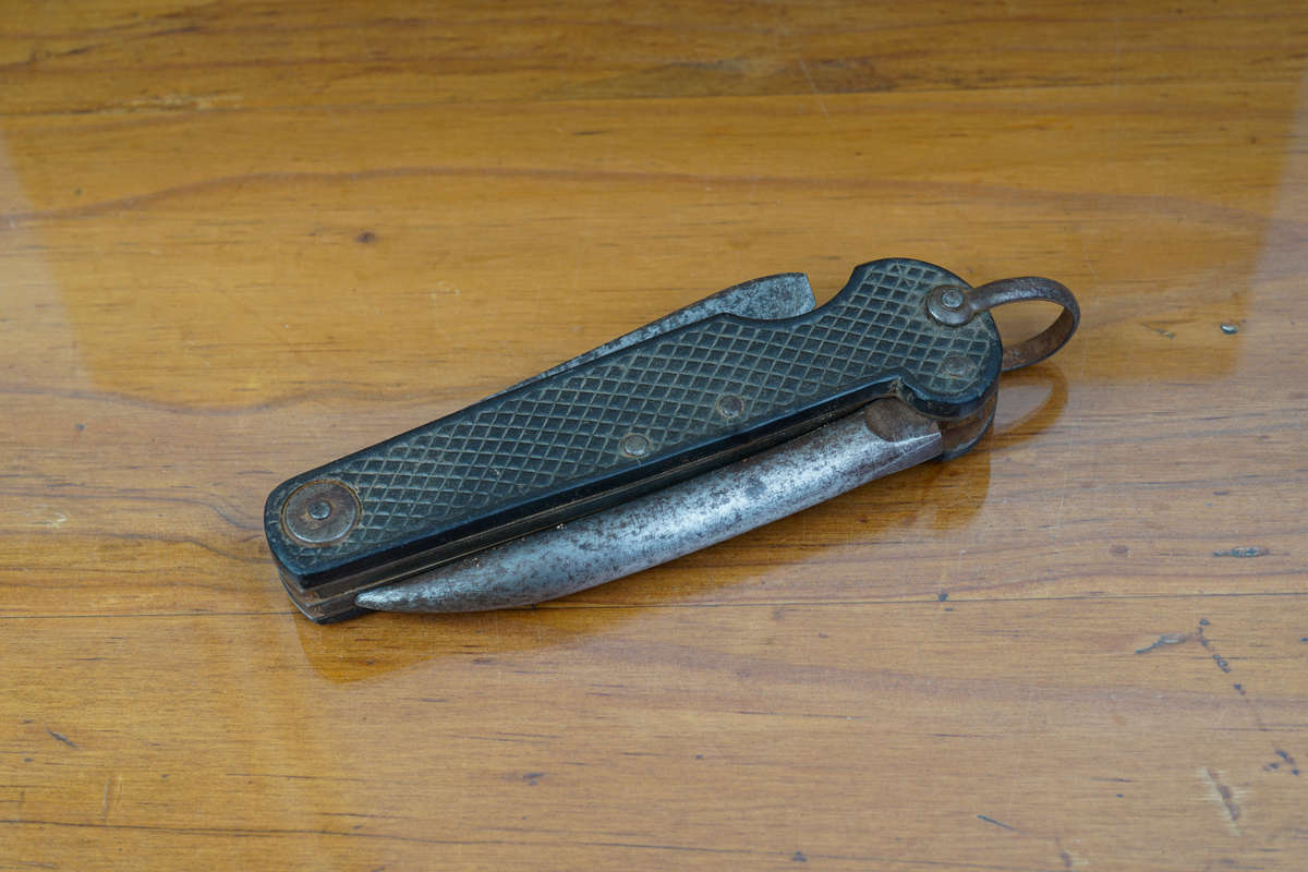 Vintage pocket knife, possibly military?