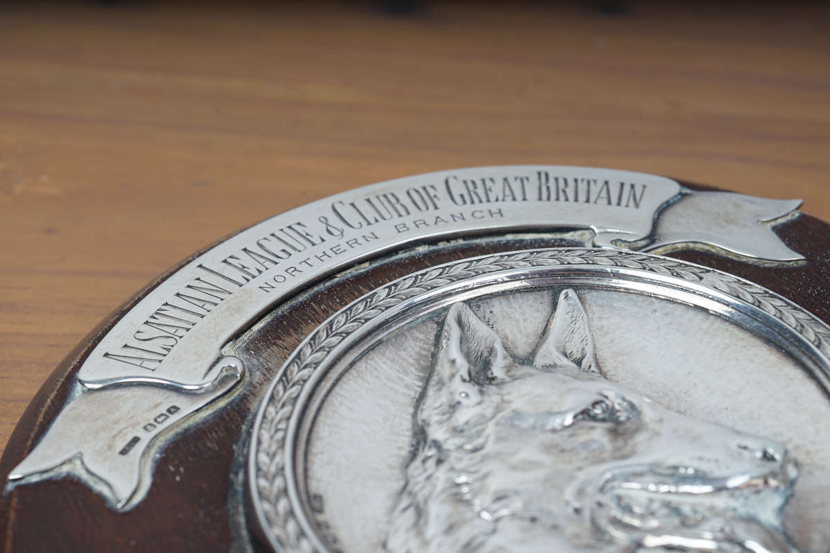 Vintage wood & sterling silver Alsatian league & club of Great Britain plaque
