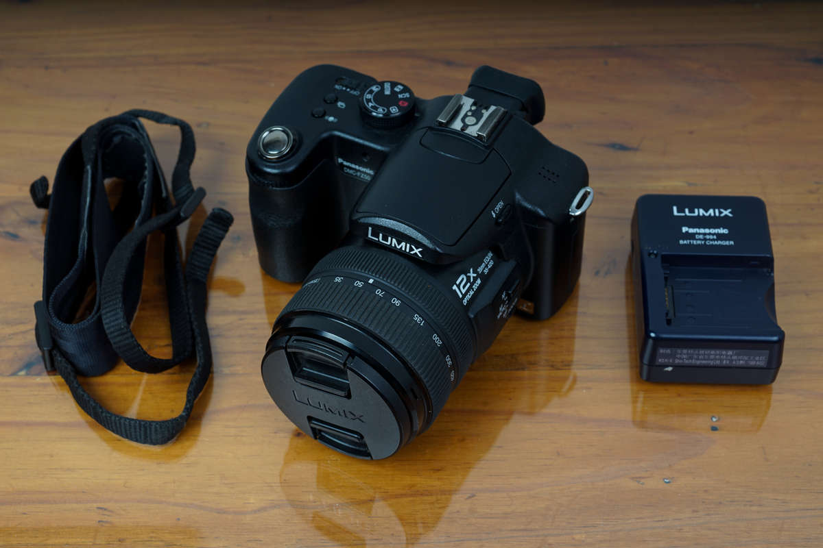 Panasonic Lumix DMC-FZ50 10mp CCD-sensor digital bridge camera *Leica Vario-Elmarit lens*